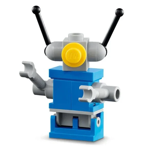 LEGO 40921 Up-Scaled Blue Astronaut Minifigure Brand New NIB in Hand - Picture 10 of 14